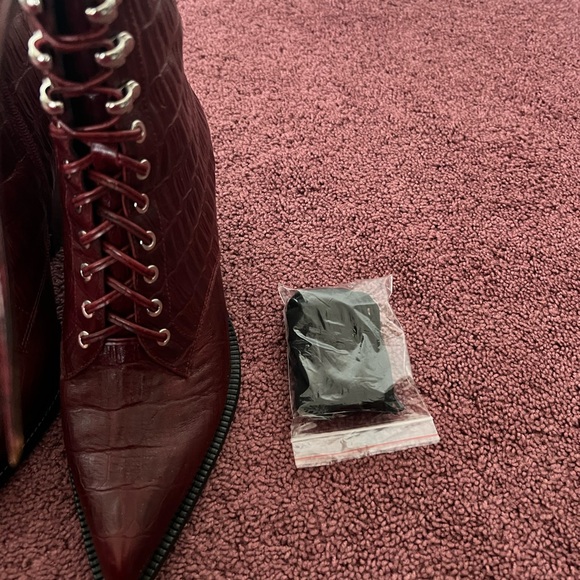 NWOT Jeffrey Campbell kid leather red croc boots - Picture 5 of 9